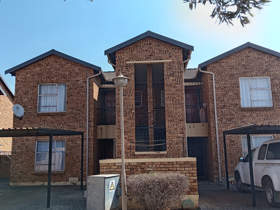 2 Bedroom Property for Sale in Honeydew Gauteng