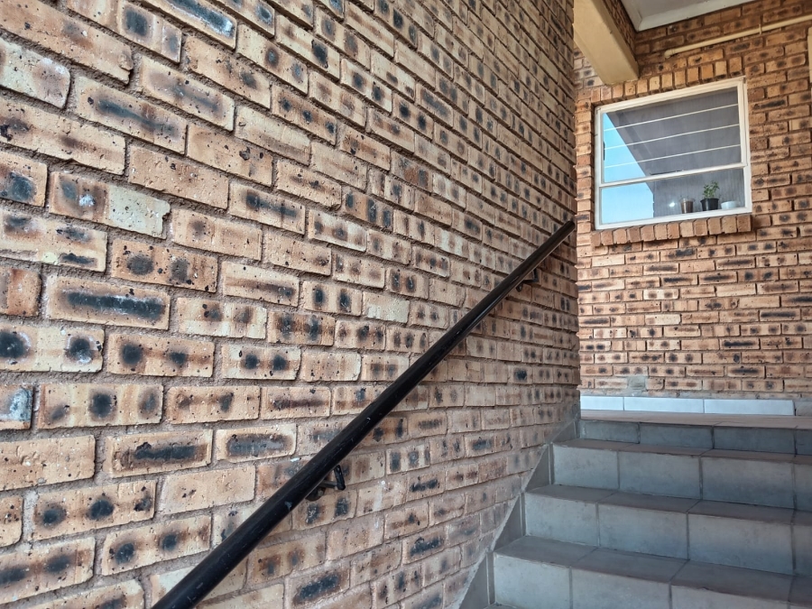2 Bedroom Property for Sale in Honeydew Gauteng