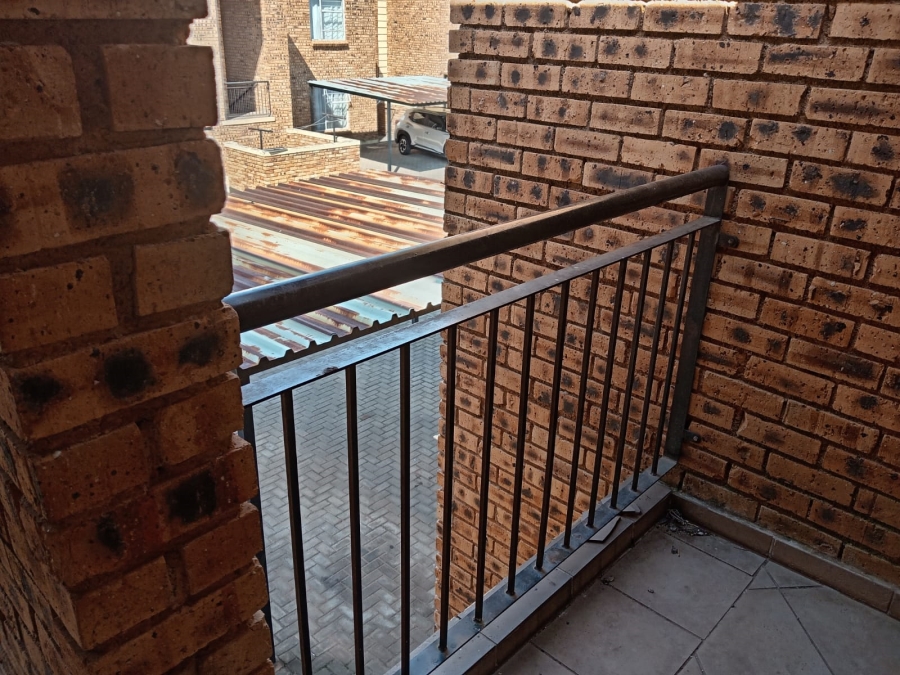 2 Bedroom Property for Sale in Honeydew Gauteng