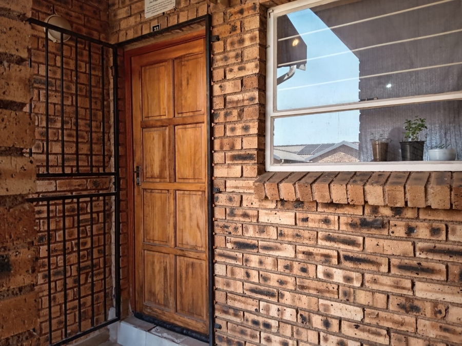 2 Bedroom Property for Sale in Honeydew Gauteng