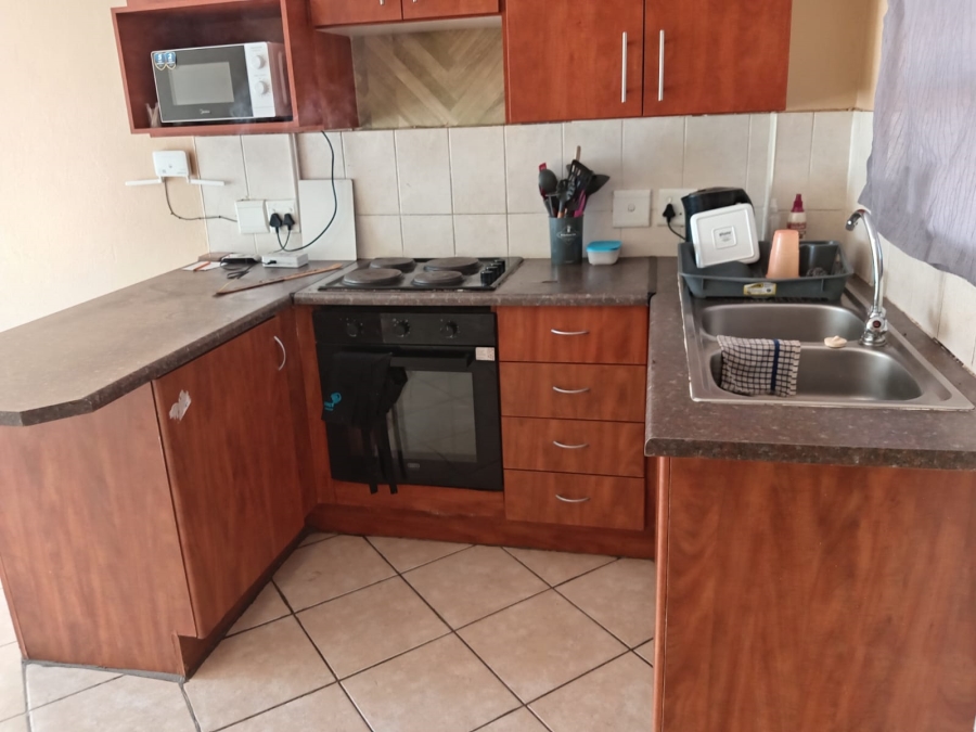 2 Bedroom Property for Sale in Honeydew Gauteng