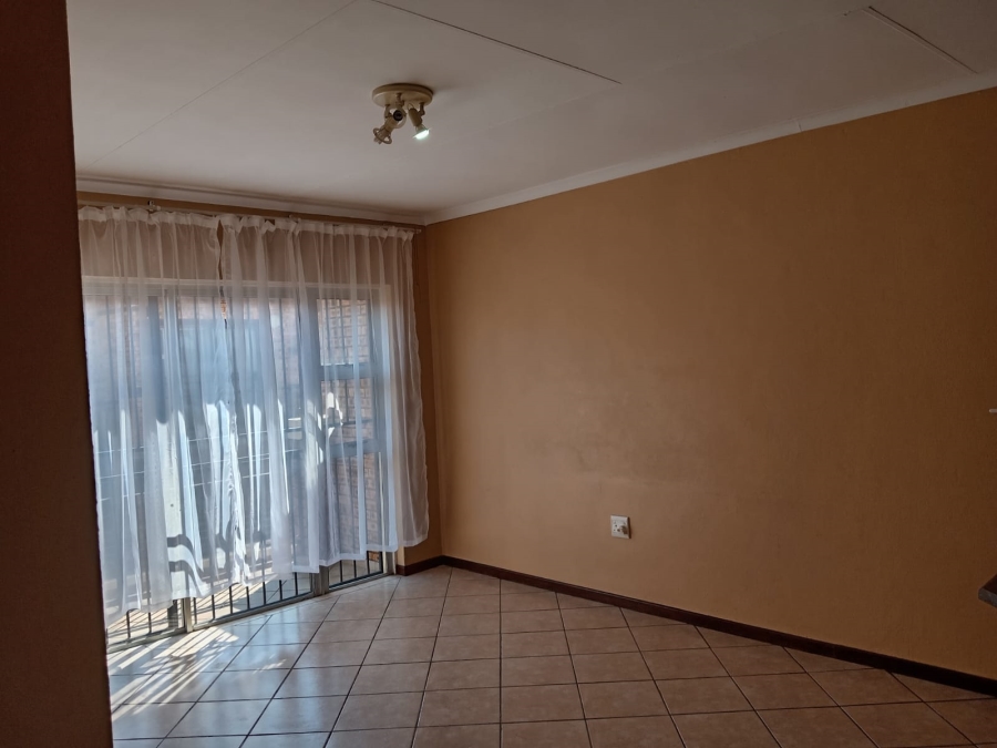 2 Bedroom Property for Sale in Honeydew Gauteng