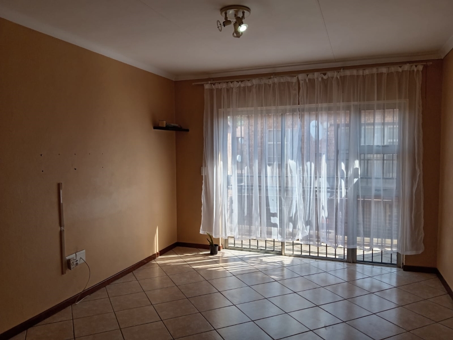 2 Bedroom Property for Sale in Honeydew Gauteng