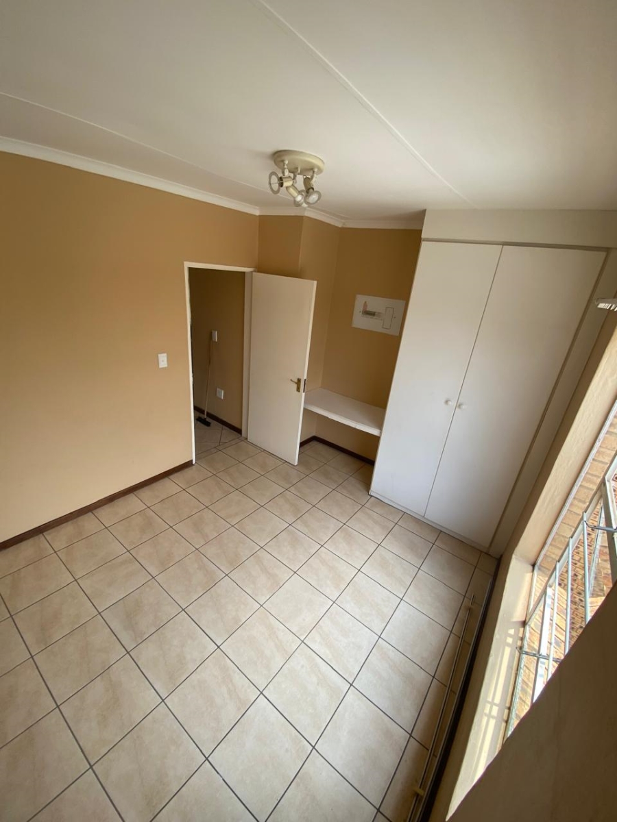 2 Bedroom Property for Sale in Honeydew Gauteng