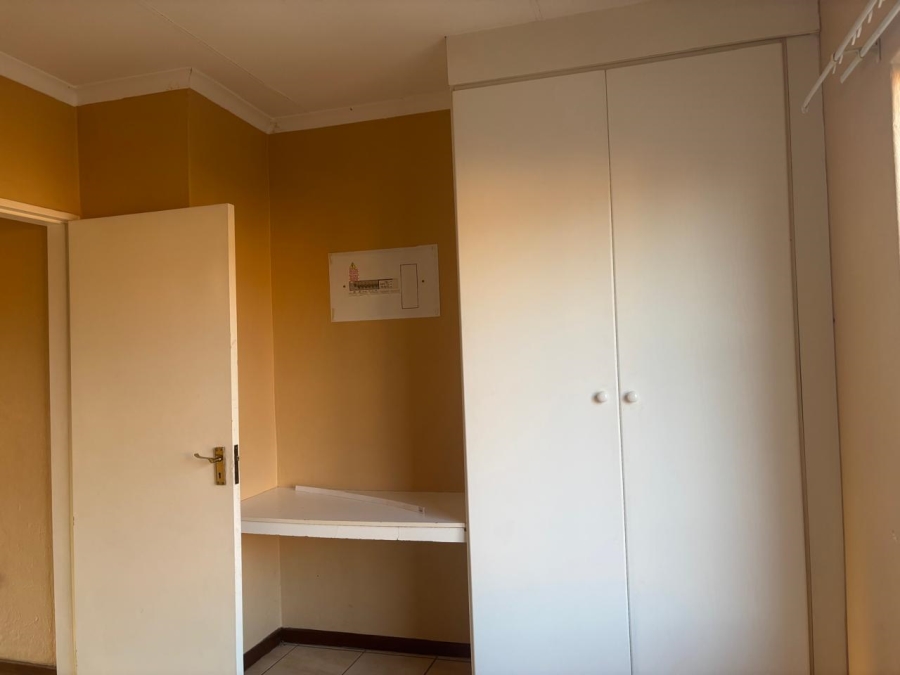 2 Bedroom Property for Sale in Honeydew Gauteng