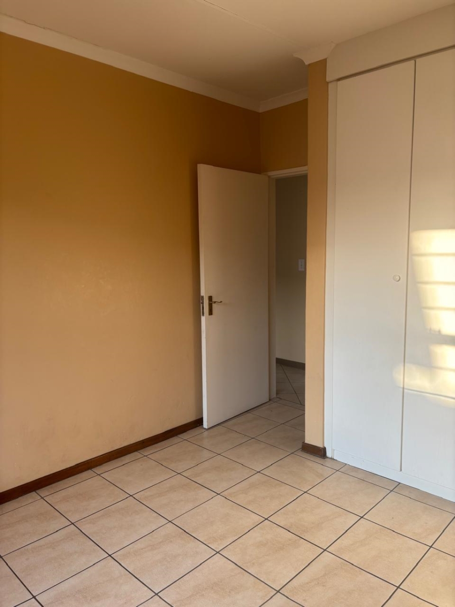 2 Bedroom Property for Sale in Honeydew Gauteng