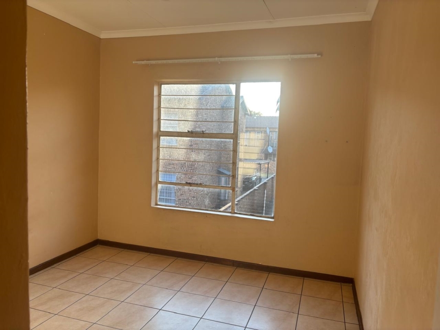 2 Bedroom Property for Sale in Honeydew Gauteng