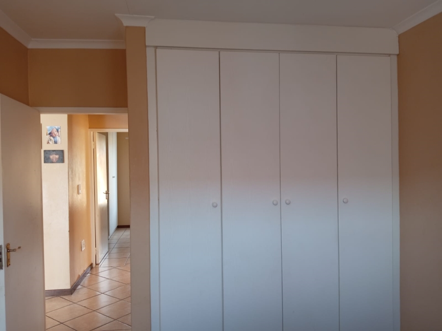 2 Bedroom Property for Sale in Honeydew Gauteng