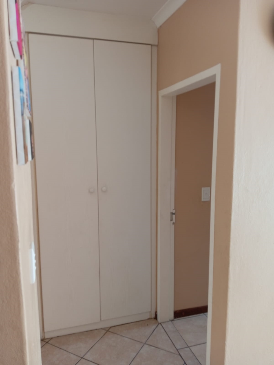 2 Bedroom Property for Sale in Honeydew Gauteng