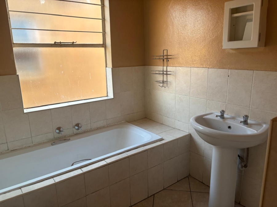 2 Bedroom Property for Sale in Honeydew Gauteng