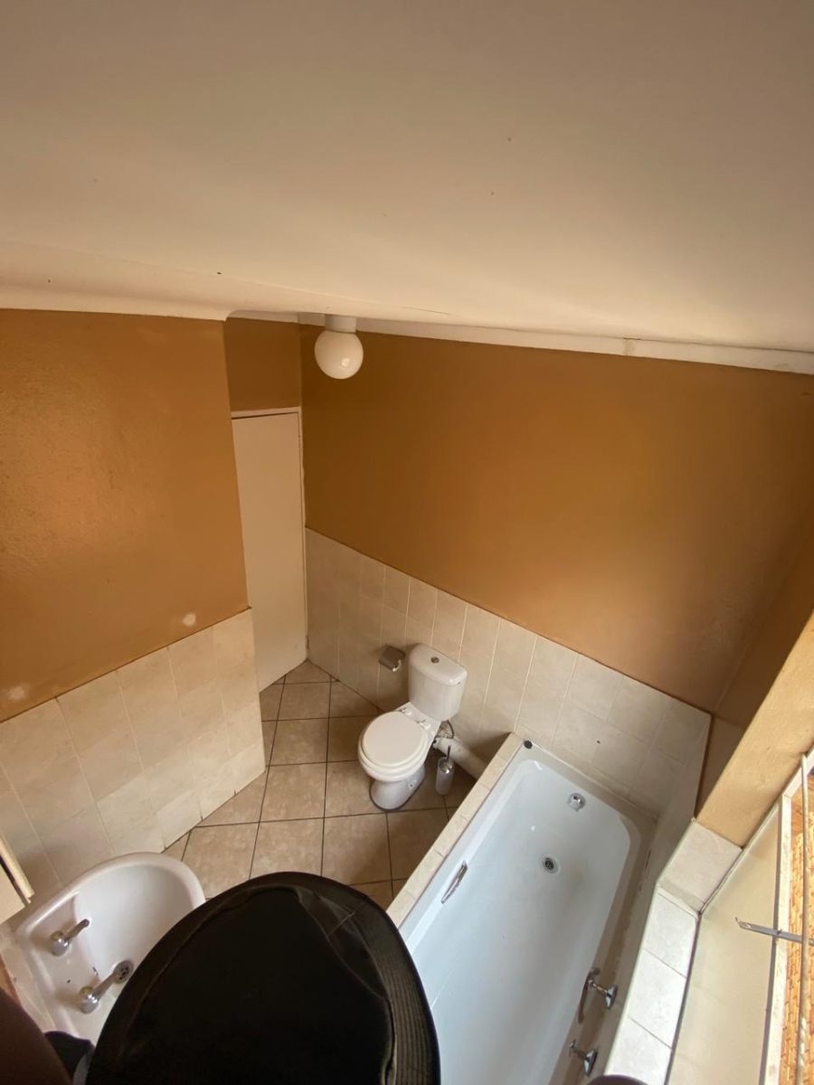 2 Bedroom Property for Sale in Honeydew Gauteng