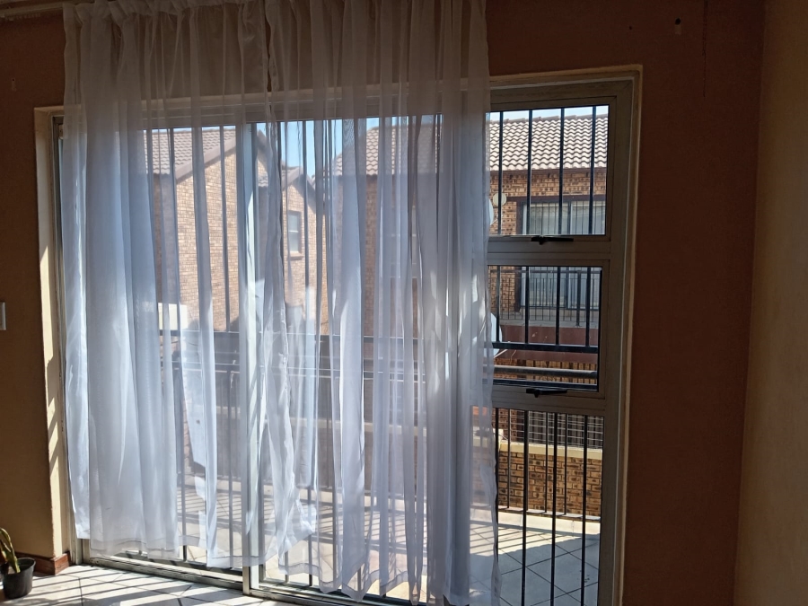 2 Bedroom Property for Sale in Honeydew Gauteng