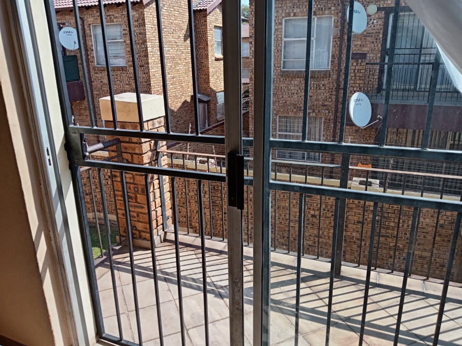 2 Bedroom Property for Sale in Honeydew Gauteng