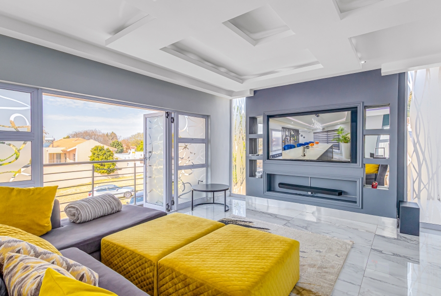 5 Bedroom Property for Sale in Buccleuch Gauteng