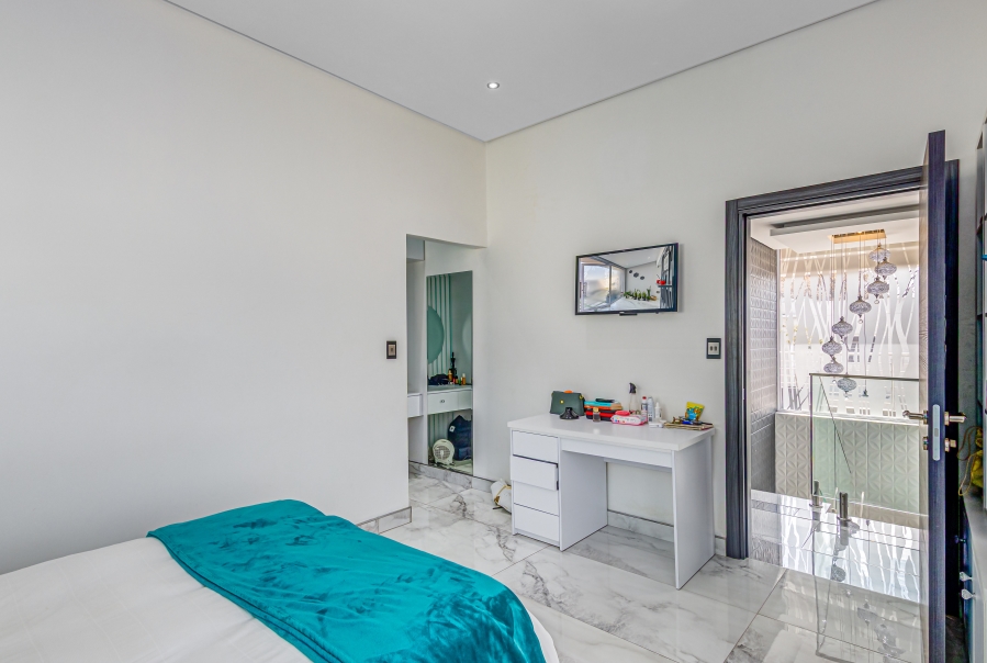 5 Bedroom Property for Sale in Buccleuch Gauteng