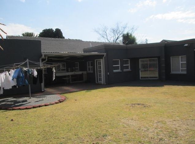 3 Bedroom Property for Sale in Robertsham Gauteng