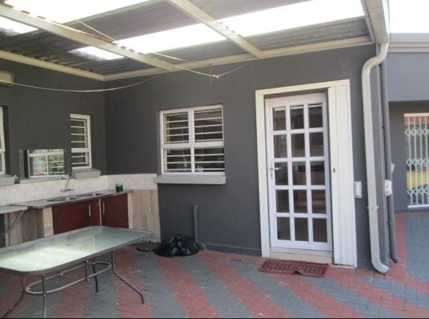 3 Bedroom Property for Sale in Robertsham Gauteng