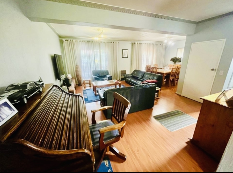 3 Bedroom Property for Sale in New Redruth Gauteng