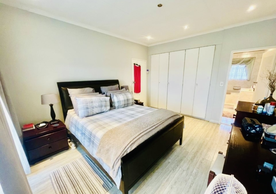 3 Bedroom Property for Sale in New Redruth Gauteng