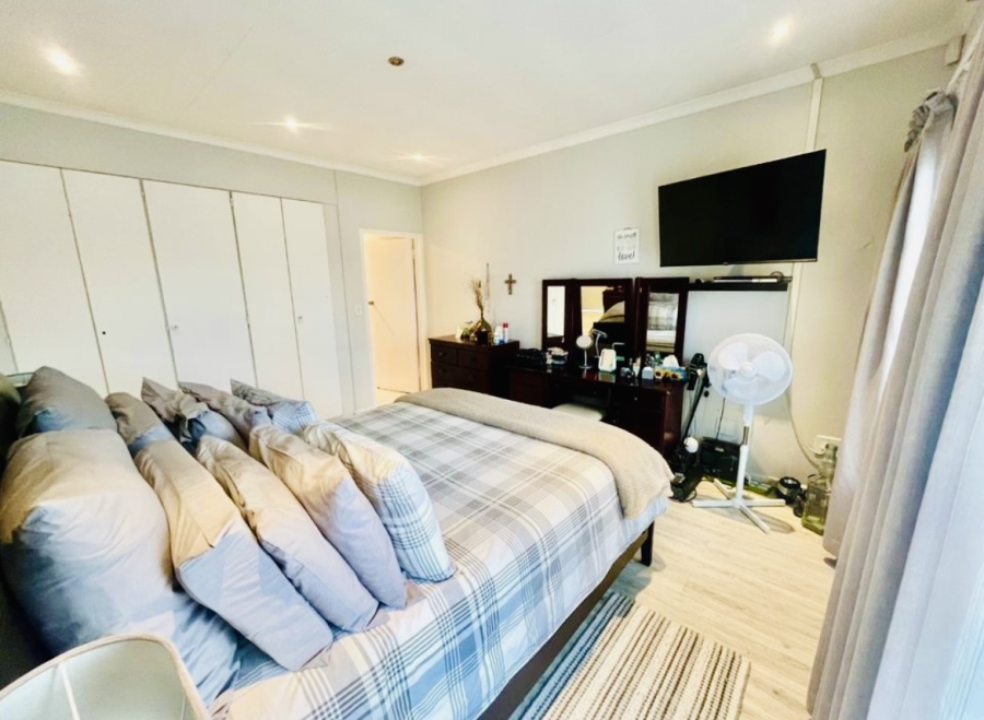 3 Bedroom Property for Sale in New Redruth Gauteng