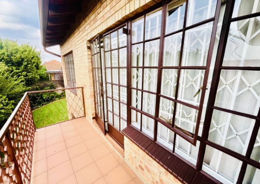 3 Bedroom Property for Sale in New Redruth Gauteng