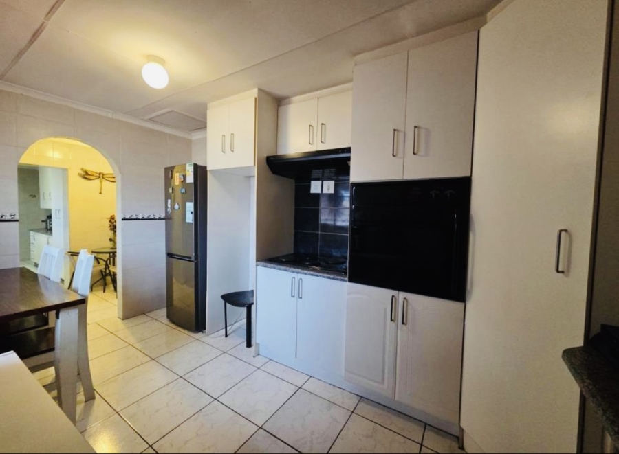 3 Bedroom Property for Sale in General Albertspark Gauteng