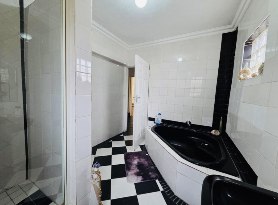 3 Bedroom Property for Sale in General Albertspark Gauteng