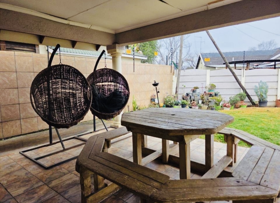 3 Bedroom Property for Sale in General Albertspark Gauteng