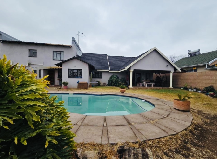 3 Bedroom Property for Sale in General Albertspark Gauteng