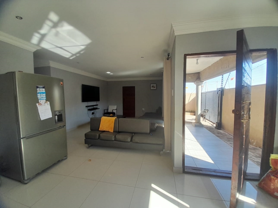 3 Bedroom Property for Sale in Mohlakeng Gauteng