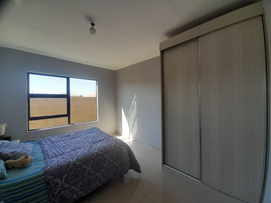 3 Bedroom Property for Sale in Mohlakeng Gauteng