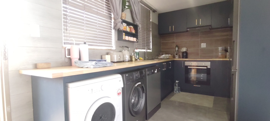 1 Bedroom Property for Sale in Hatfield Gauteng
