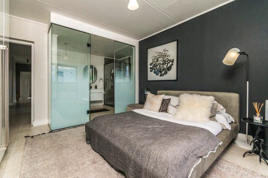 To Let 3 Bedroom Property for Rent in Waterfall Gauteng