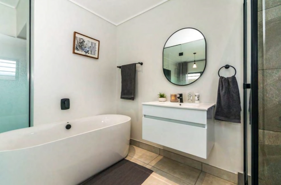 To Let 3 Bedroom Property for Rent in Waterfall Gauteng