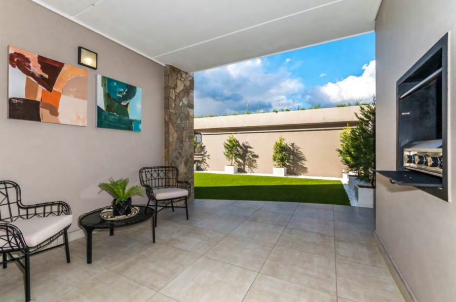 To Let 3 Bedroom Property for Rent in Waterfall Gauteng