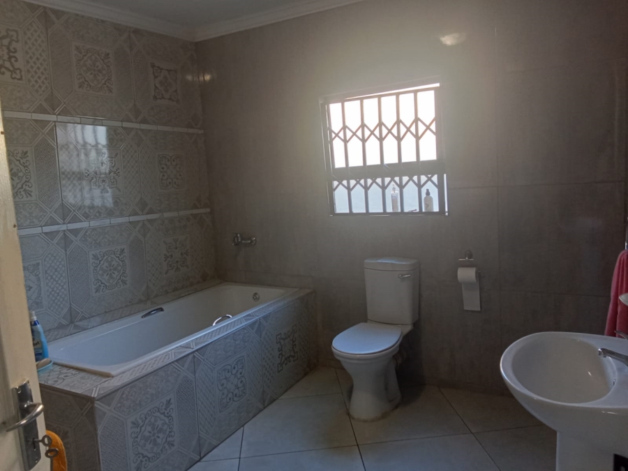 3 Bedroom Property for Sale in Tsakane Ext 12 Gauteng