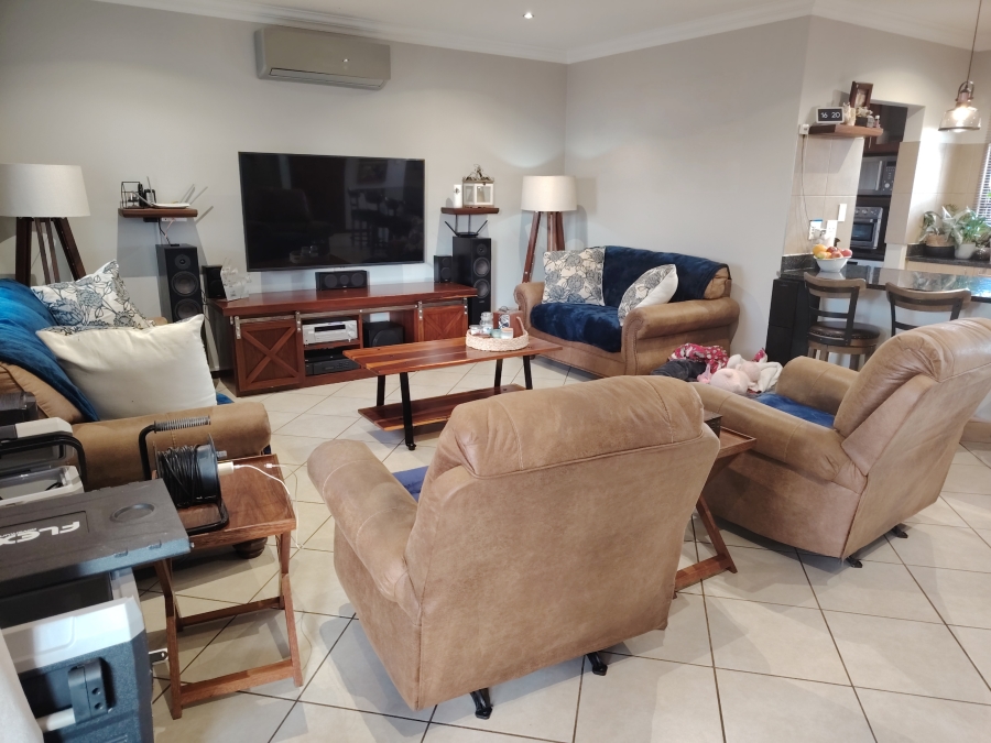 3 Bedroom Property for Sale in Monavoni Gauteng