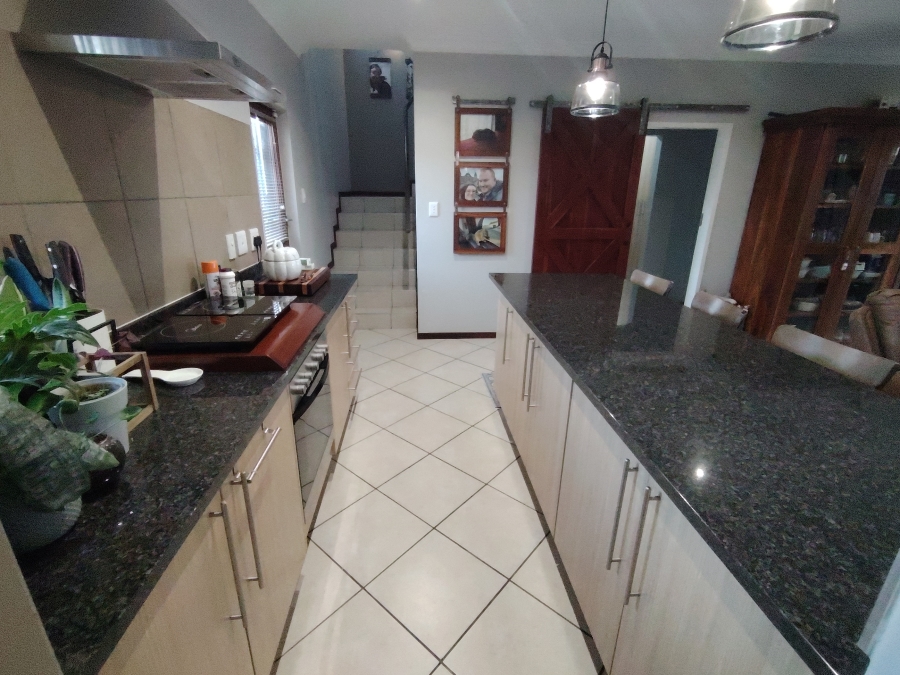 3 Bedroom Property for Sale in Monavoni Gauteng