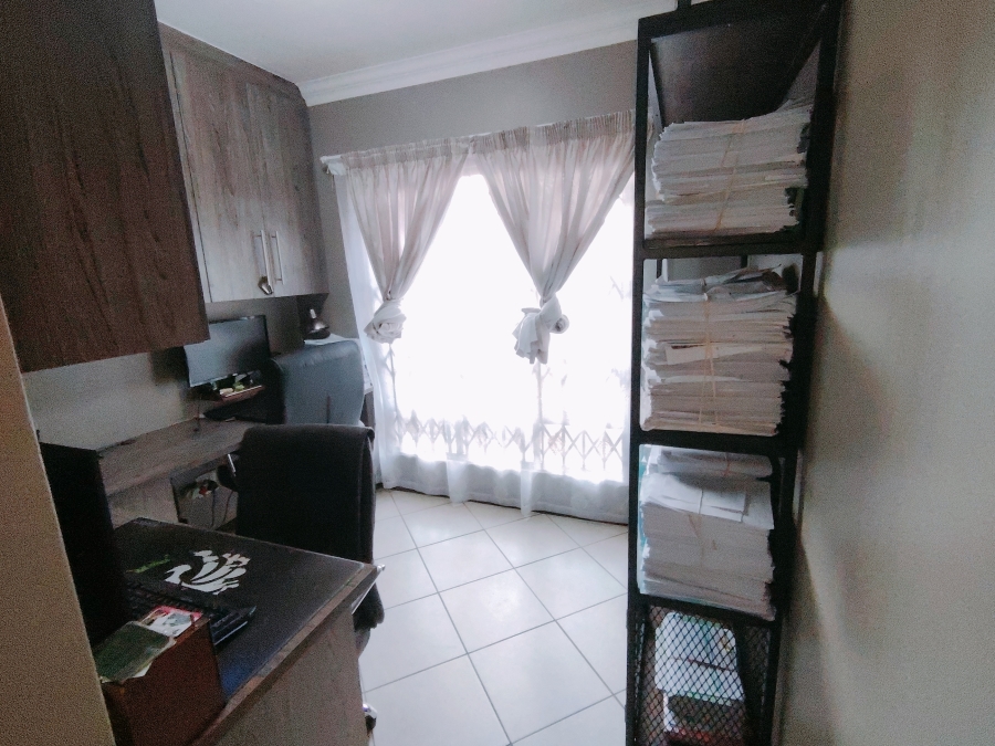 3 Bedroom Property for Sale in Monavoni Gauteng