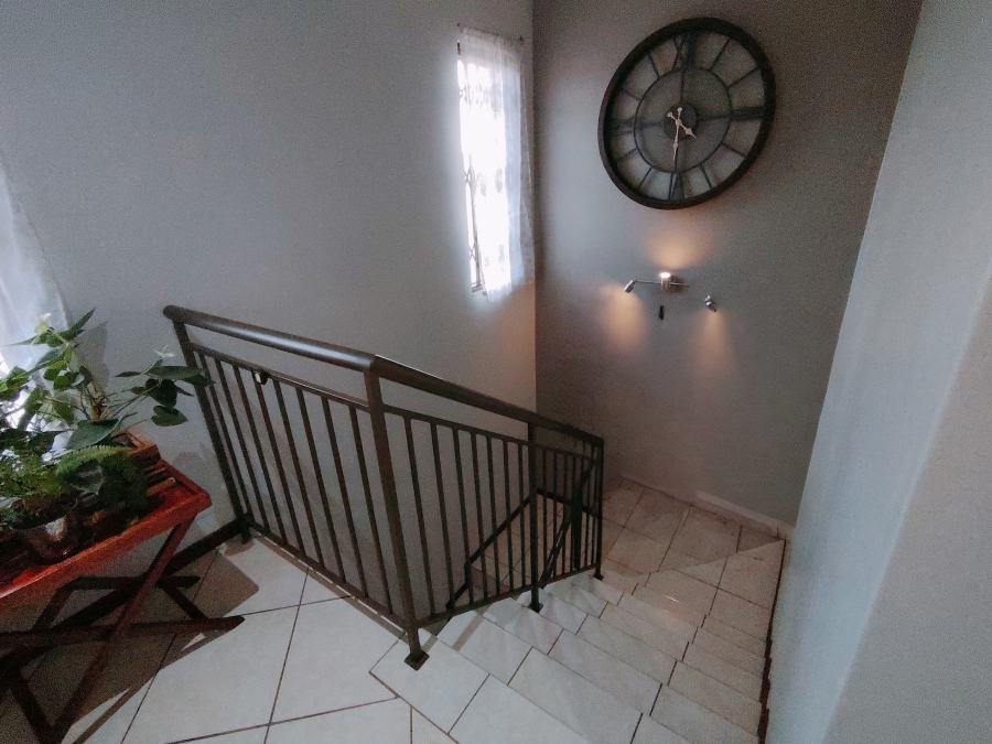 3 Bedroom Property for Sale in Monavoni Gauteng
