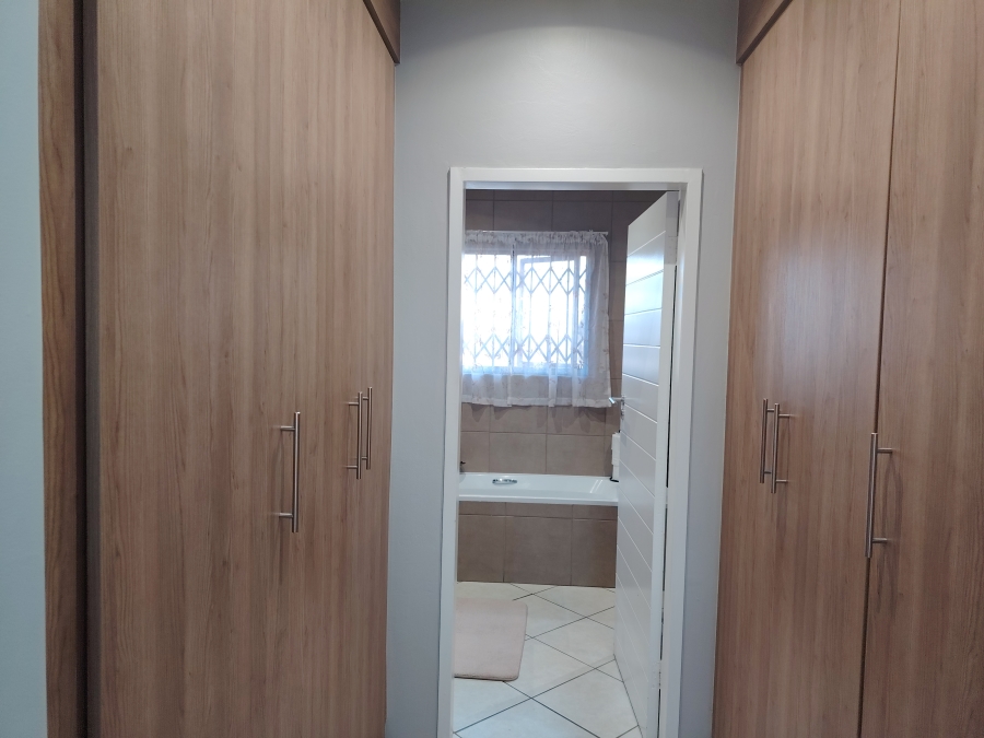 3 Bedroom Property for Sale in Monavoni Gauteng