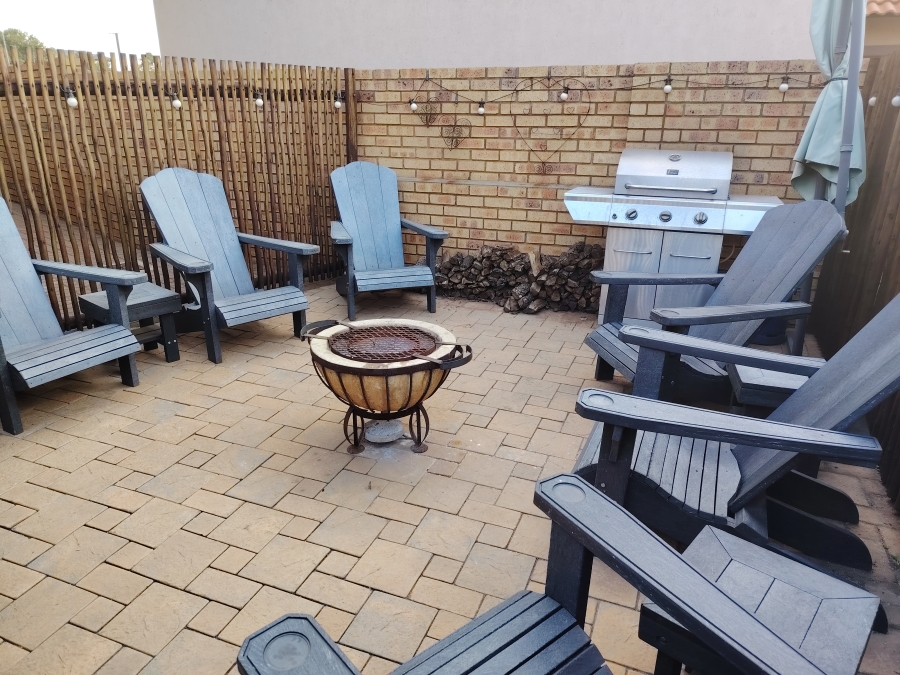 3 Bedroom Property for Sale in Monavoni Gauteng