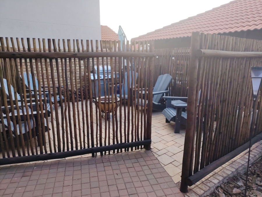 3 Bedroom Property for Sale in Monavoni Gauteng