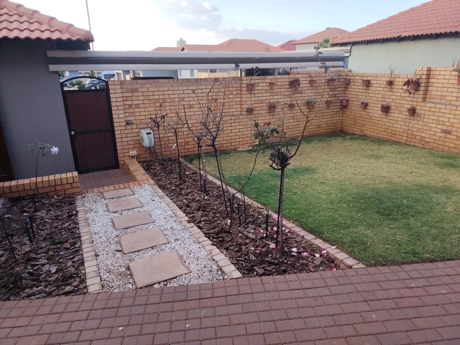 3 Bedroom Property for Sale in Monavoni Gauteng