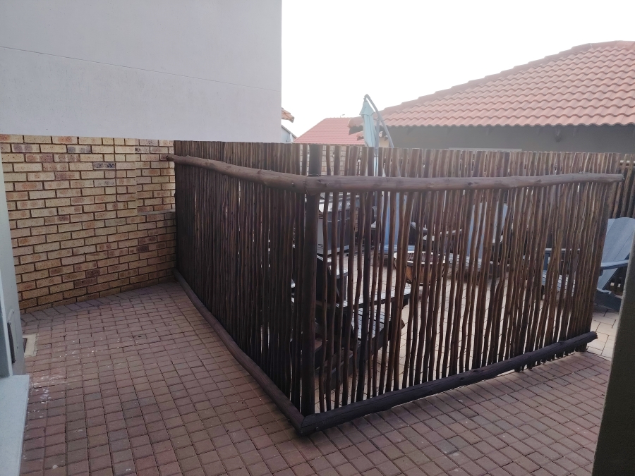 3 Bedroom Property for Sale in Monavoni Gauteng