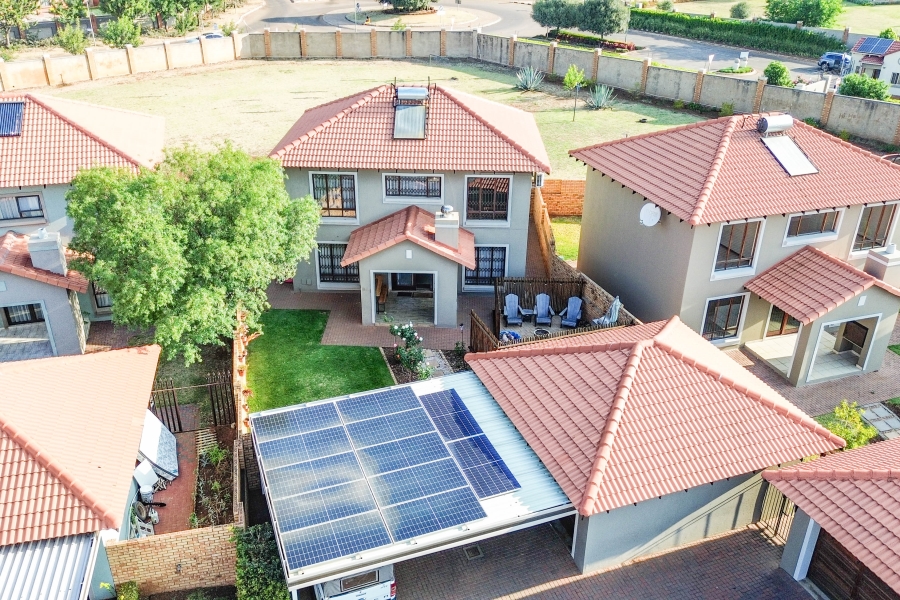 3 Bedroom Property for Sale in Monavoni Gauteng