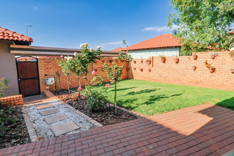 3 Bedroom Property for Sale in Monavoni Gauteng