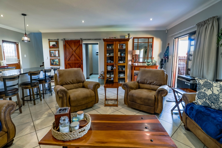 3 Bedroom Property for Sale in Monavoni Gauteng