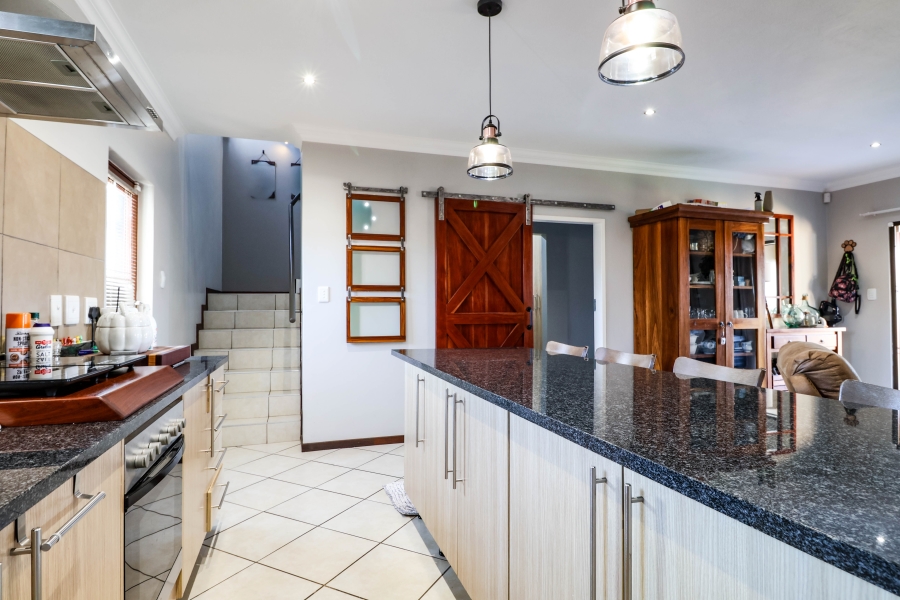 3 Bedroom Property for Sale in Monavoni Gauteng