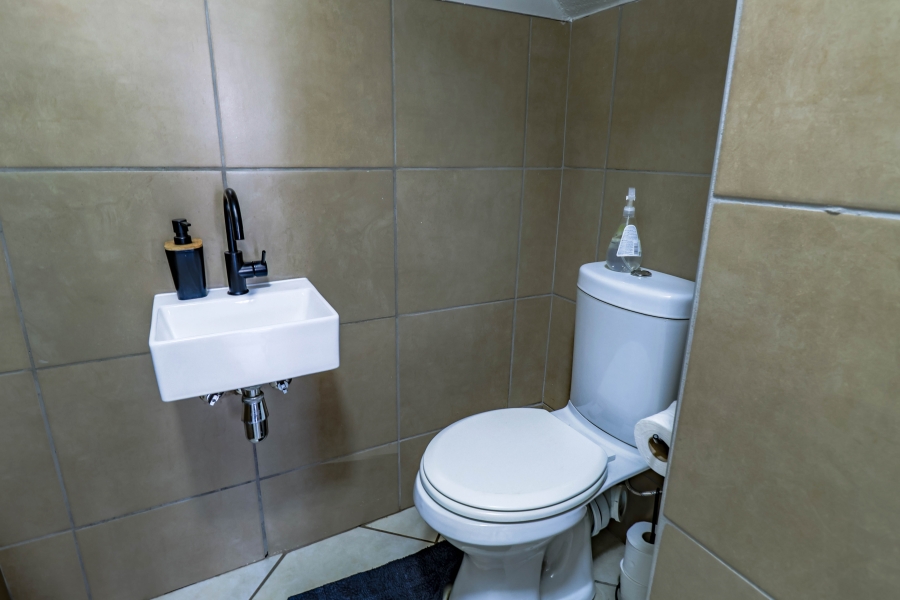 3 Bedroom Property for Sale in Monavoni Gauteng